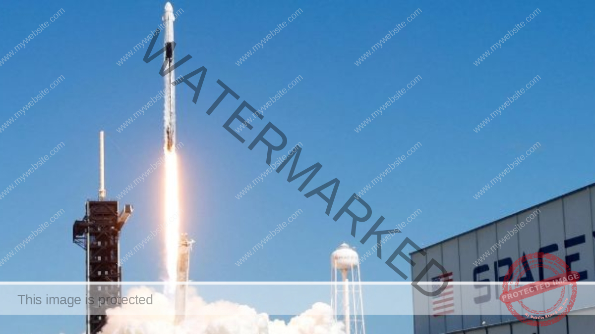 SpaceX gets US approval to deploy up to 7,500 satellites